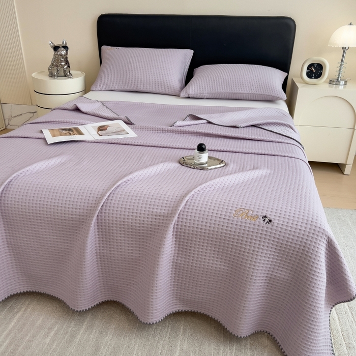 91家纺网 家纺一手货源 找家纺 米菲 2025新款刺绣华夫格多功能毯盖毯毯子 夏天-浅紫