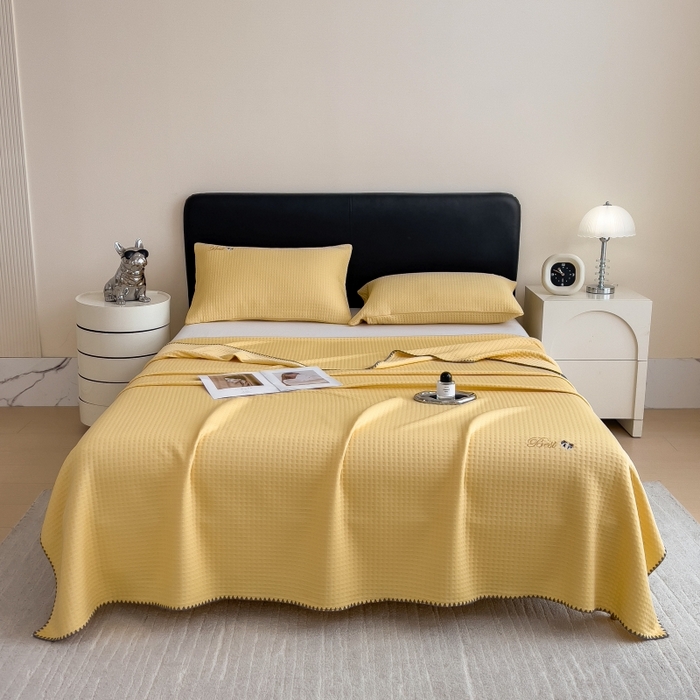 91家纺网 家纺一手货源 找家纺 米菲 2025新款刺绣华夫格多功能毯盖毯毯子 夏天-米黄