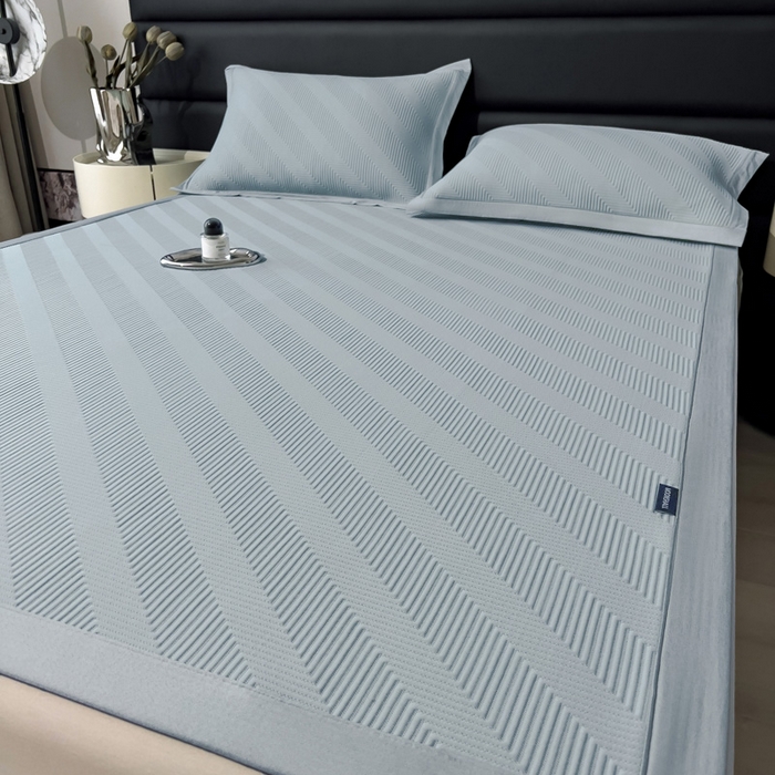 91家纺网 家纺一手货源 找家纺 席世家 2025春夏新款A类凉感席冰川凉席空调席-罗拉 1.5m控价不低于169元   谢谢配合  需要手提袋+5元 罗拉-蓝（绑带款）