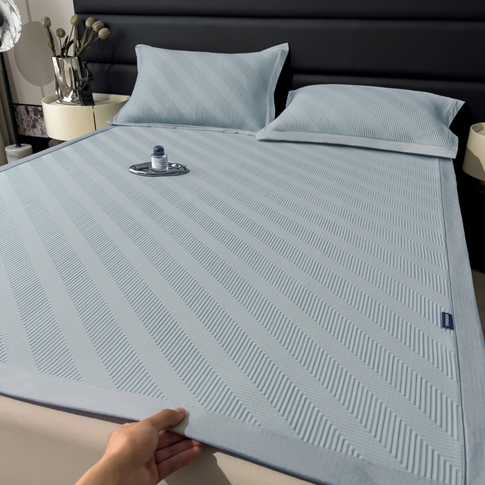 91家纺网 家纺一手货源 找家纺 席世家 2025春夏新款A类凉感席冰川凉席空调席-罗拉 1.5m控价不低于169元   谢谢配合  需要手提袋+5元 罗拉-蓝（绑带款）