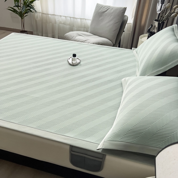 91家纺网 家纺一手货源 找家纺 席世家 2025春夏新款A类凉感席冰川凉席空调席-罗拉 1.5m控价不低于169元   谢谢配合  需要手提袋+5元 罗拉-抹茶绿（绑带款）