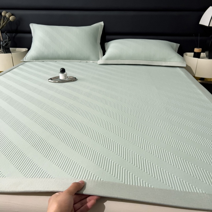 91家纺网 家纺一手货源 找家纺 席世家 2025春夏新款A类凉感席冰川凉席空调席-罗拉 1.5m控价不低于169元   谢谢配合  需要手提袋+5元 罗拉-抹茶绿（绑带款）