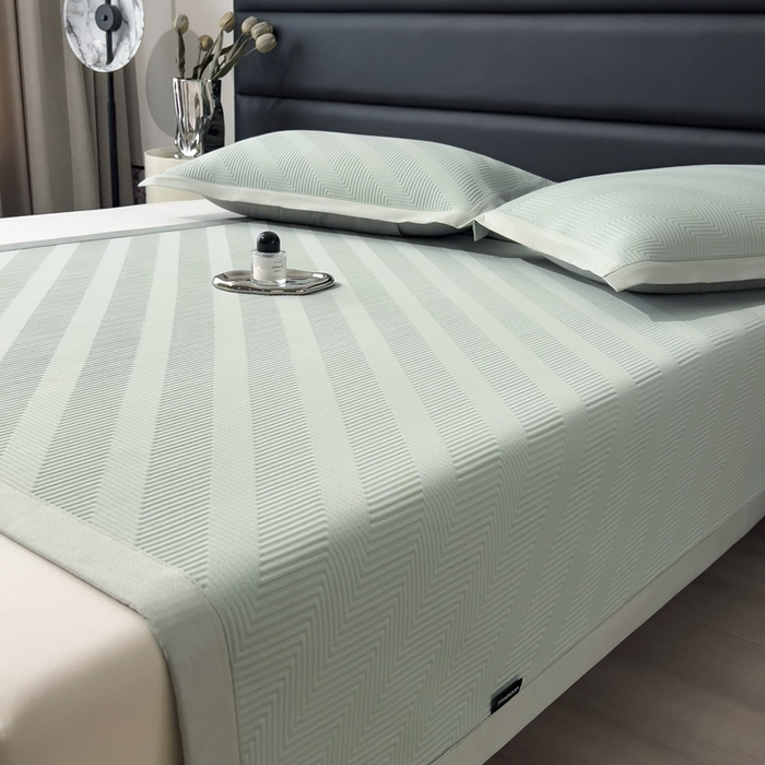 91家纺网 家纺一手货源 找家纺 席世家 2025春夏新款A类凉感席冰川凉席空调席-罗拉 1.5m控价不低于169元   谢谢配合  需要手提袋+5元 罗拉-抹茶绿（绑带款）