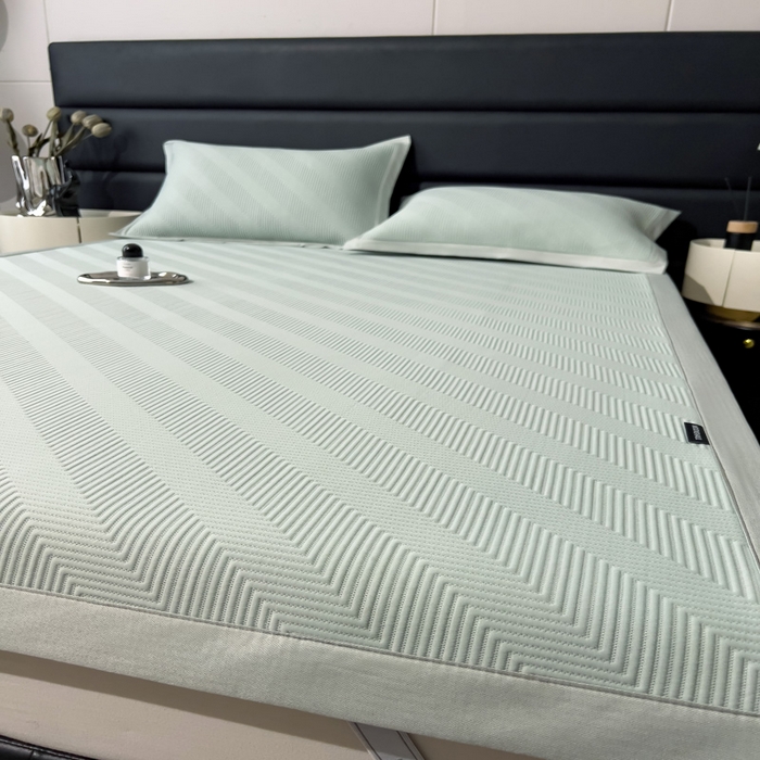 91家纺网 家纺一手货源 找家纺 席世家 2025春夏新款A类凉感席冰川凉席空调席-罗拉 1.5m控价不低于169元   谢谢配合  需要手提袋+5元 罗拉-抹茶绿（绑带款）