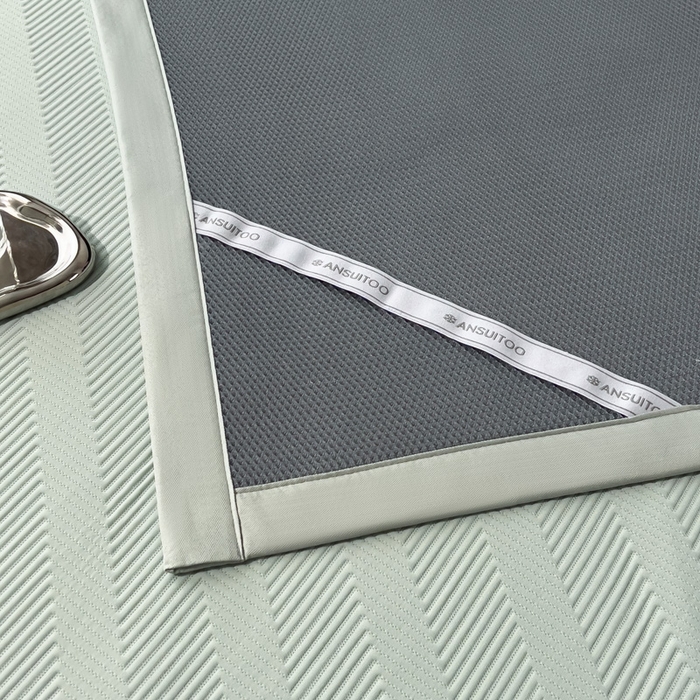 91家纺网 家纺一手货源 找家纺 席世家 2025春夏新款A类凉感席冰川凉席空调席-罗拉 1.5m控价不低于169元   谢谢配合  需要手提袋+5元 罗拉-抹茶绿（绑带款）