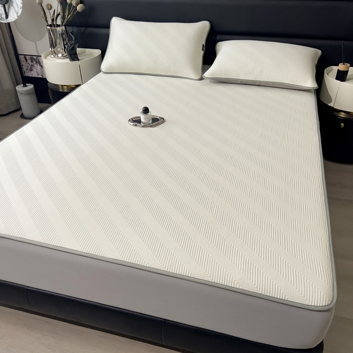 91家纺网 家纺一手货源 找家纺 席世家 2025春夏新款A类凉感席冰川凉席空调席-罗拉 1.5m控价不低于169元   谢谢配合  需要手提袋+5元 罗拉-米白（床笠款）