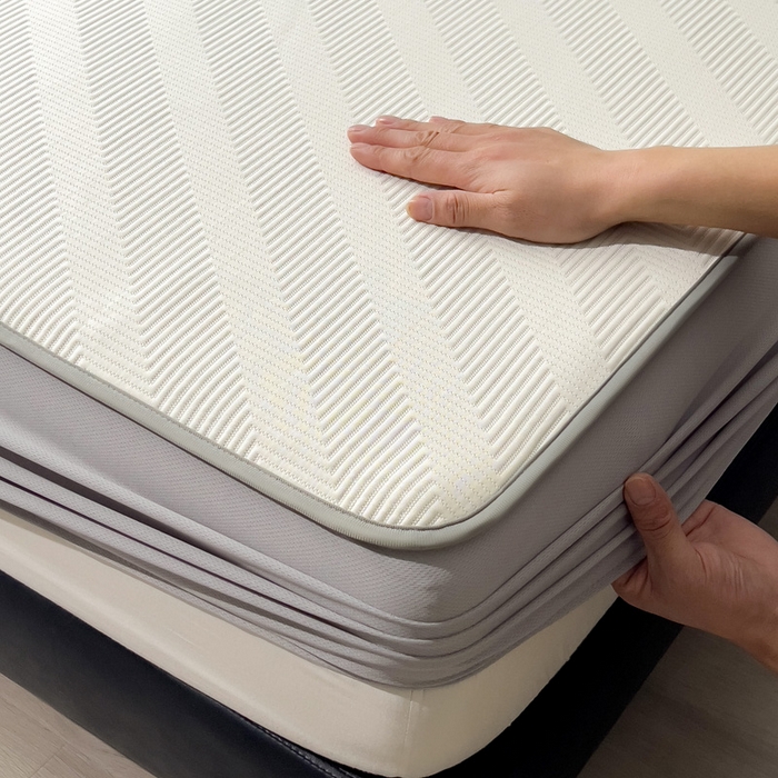 91家纺网 家纺一手货源 找家纺 席世家 2025春夏新款A类凉感席冰川凉席空调席-罗拉 1.5m控价不低于169元   谢谢配合  需要手提袋+5元 罗拉-米白（床笠款）