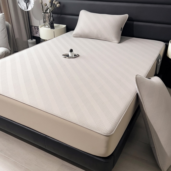 91家纺网 家纺一手货源 找家纺 席世家 2025春夏新款A类凉感席冰川凉席空调席-罗拉 1.5m控价不低于169元   谢谢配合  需要手提袋+5元 罗拉-米灰（床笠款）