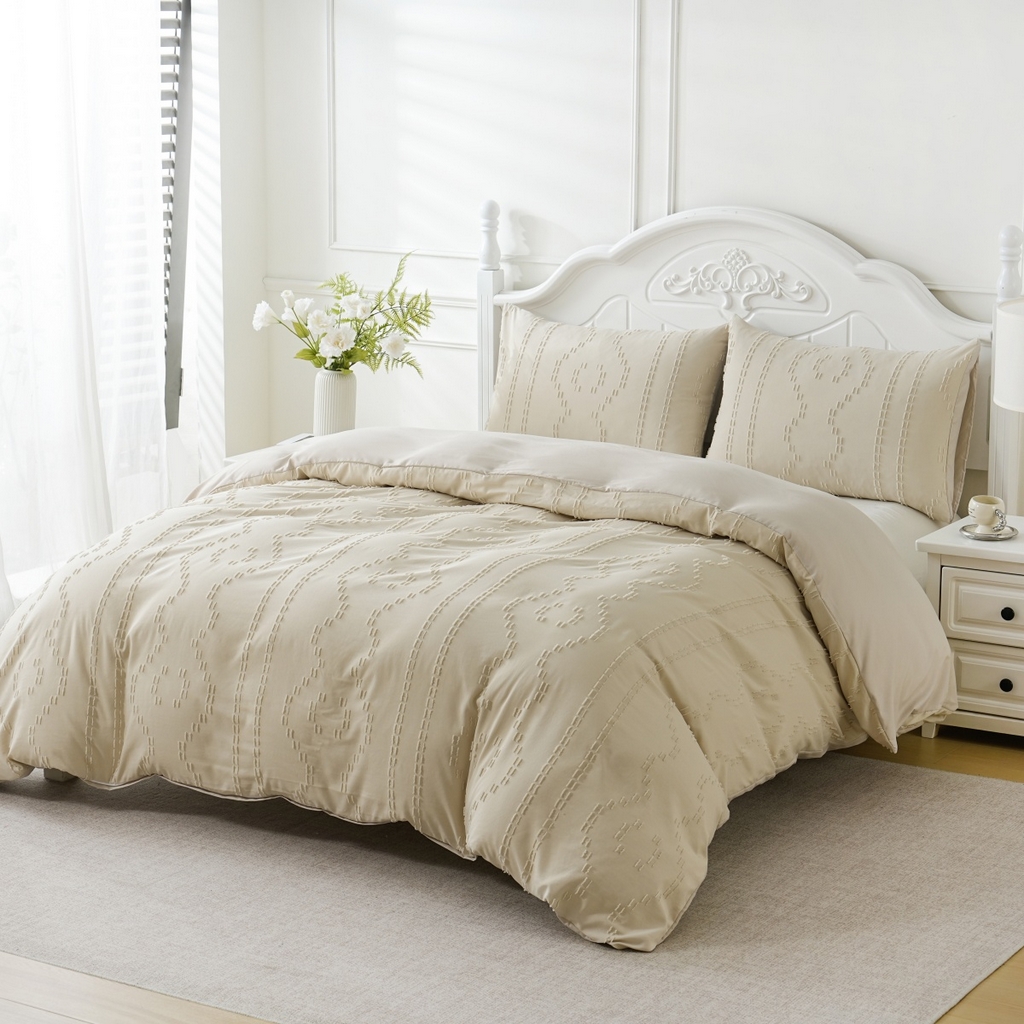 91家纺网 家纺一手货源 找家纺 子不语家纺2025新款跨境外贸 剪花簇绒纯色三件套亚马逊Temu速卖 通Shein沃尔玛专供 波浪竖条米白