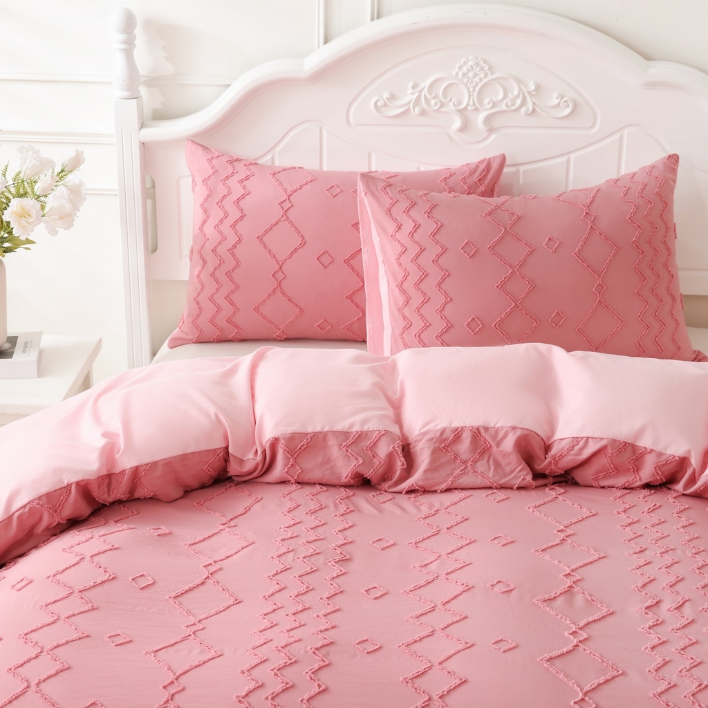 91家纺网 家纺一手货源 找家纺 子不语家纺2025新款跨境外贸 剪花簇绒纯色三件套亚马逊Temu速卖 通Shein沃尔玛专供 菱形波浪粉