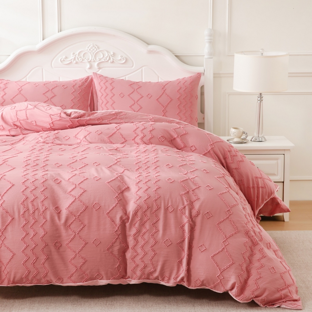 91家纺网 家纺一手货源 找家纺 子不语家纺2025新款跨境外贸 剪花簇绒纯色三件套亚马逊Temu速卖 通Shein沃尔玛专供 菱形波浪粉