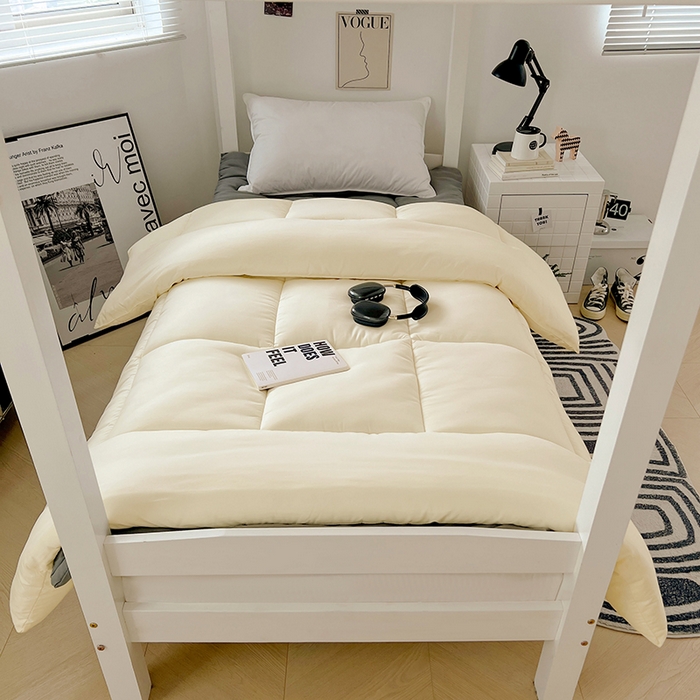 91家纺网 家纺一手货源 找家纺 VIP被业 2025学生款夏被四件套单品凉席配套直播冬被床垫包 米黄