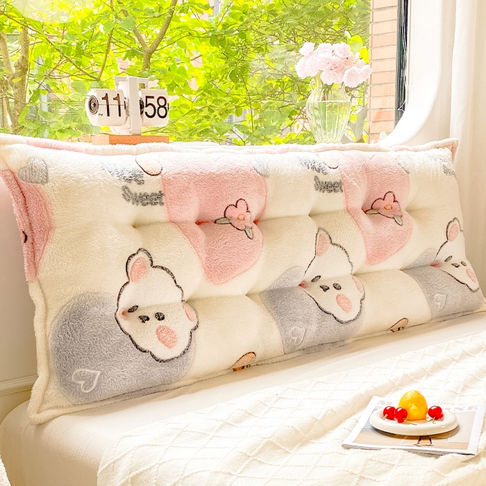 91家纺网 家纺一手货源 找家纺 碧尔 2025新款可爱儿童床头靠垫学生卧室客厅沙发飘窗榻榻米软包靠背床上靠枕双排扣直条机械钉扣牛奶绒 芋泥啵啵