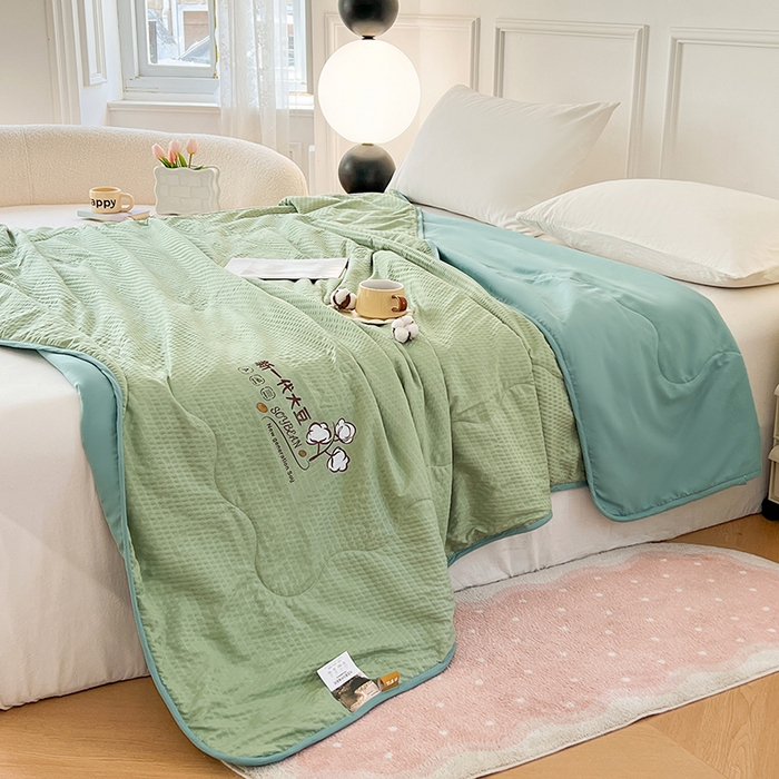 91家纺网 家纺一手货源 找家纺 VIP被业 2025新款新一代大豆泡泡纱夏被水洗棉大豆夏被 抹茶绿