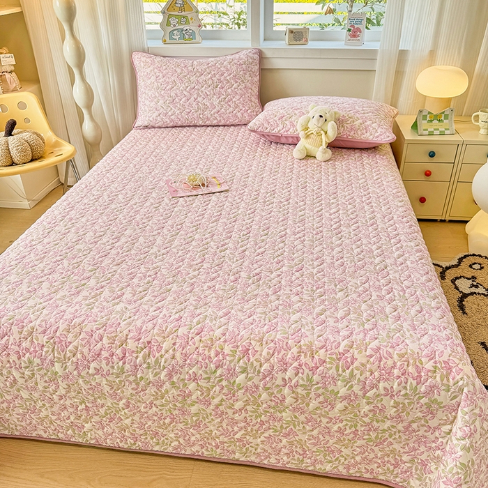 91家纺网 家纺一手货源 找家纺 （总）北辰 2025新款可水洗针织棉印花款夹棉床盖   床盖三件套