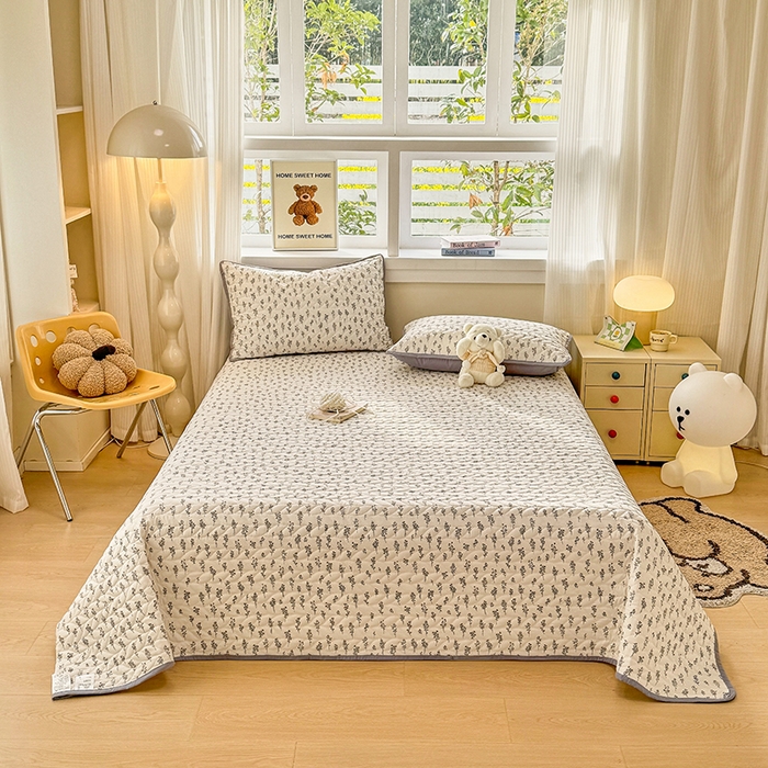 91家纺网 家纺一手货源 找家纺 （总）北辰 2025新款可水洗针织棉印花款夹棉床盖   床盖三件套