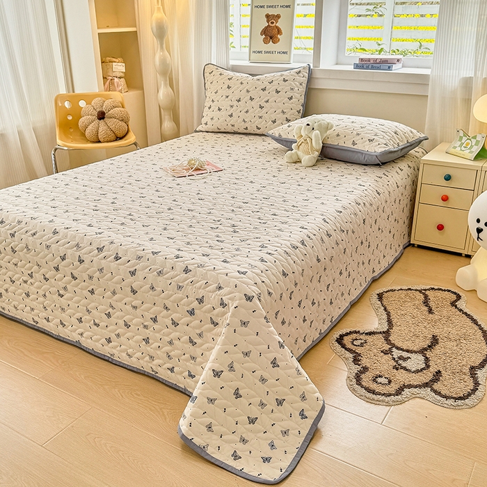 91家纺网 家纺一手货源 找家纺 北辰 2025新款可水洗针织棉印花款夹棉床盖   床盖三件套 梦星河