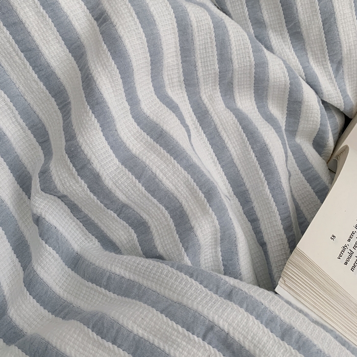 91家纺网 家纺一手货源 找家纺 柚可家居 2024新款雾蓝条纹提花水洗棉四件套（送手提袋） 藏蓝