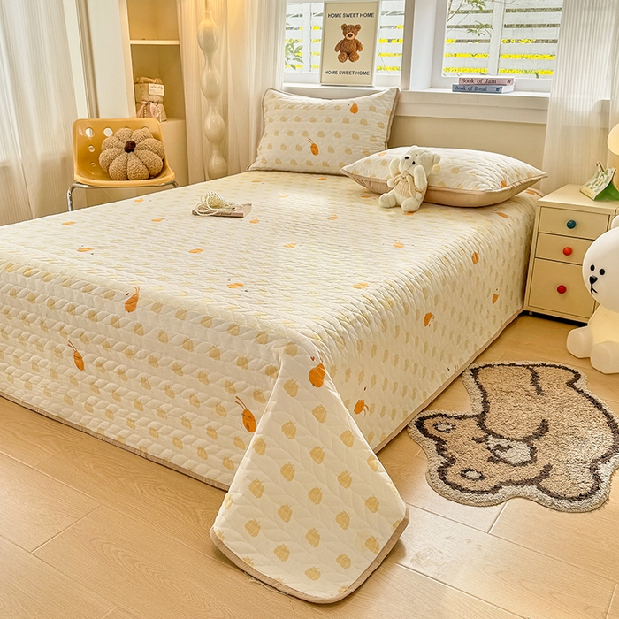 91家纺网 家纺一手货源 找家纺 北辰 2025新款可水洗针织棉印花款夹棉床盖   床盖三件套 小圆满