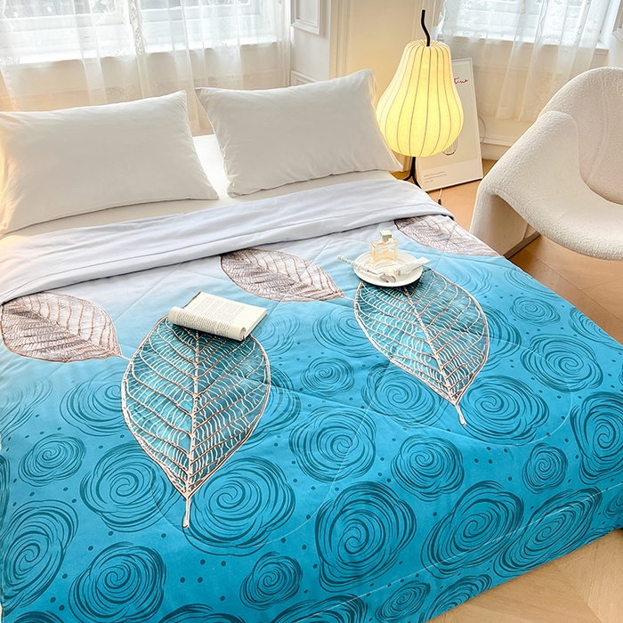 91家纺网 家纺一手货源 找家纺 VIP被业 2025新款外贸印花夏被 蓝色妖姬