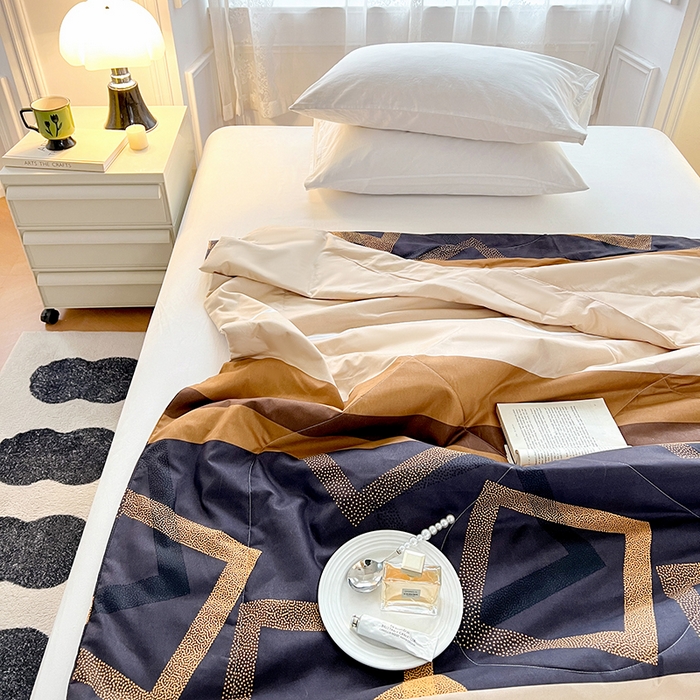 91家纺网 家纺一手货源 找家纺 VIP被业 2025新款外贸印花夏被 梦幻