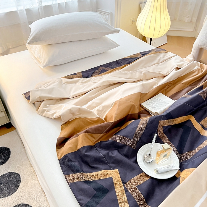 91家纺网 家纺一手货源 找家纺 VIP被业 2025新款外贸印花夏被 梦幻