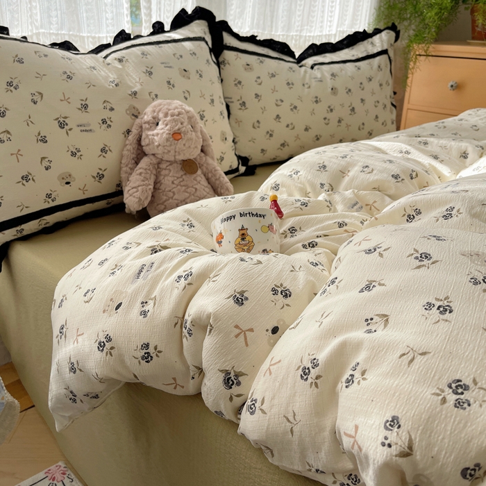 91家纺网 家纺一手货源 找家纺 繁花家居 2025新款云感木棉花边款法式印花四件套 黑珍珠