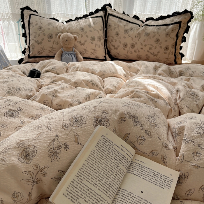 91家纺网 家纺一手货源 找家纺 繁花家居 2025新款云感木棉花边款法式印花四件套 夜皇后