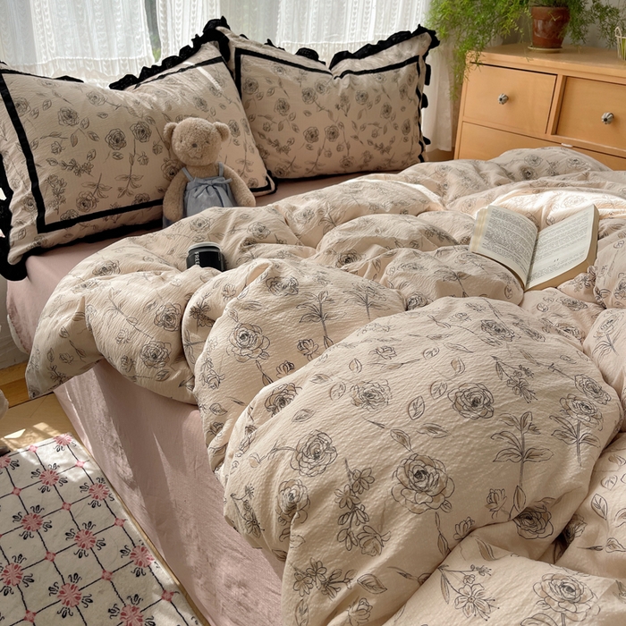 91家纺网 家纺一手货源 找家纺 繁花家居 2025新款云感木棉花边款法式印花四件套 夜皇后