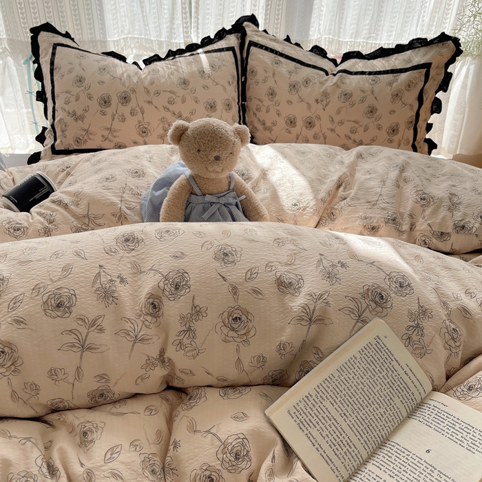 91家纺网 家纺一手货源 找家纺 繁花家居 2025新款云感木棉花边款法式印花四件套 夜皇后