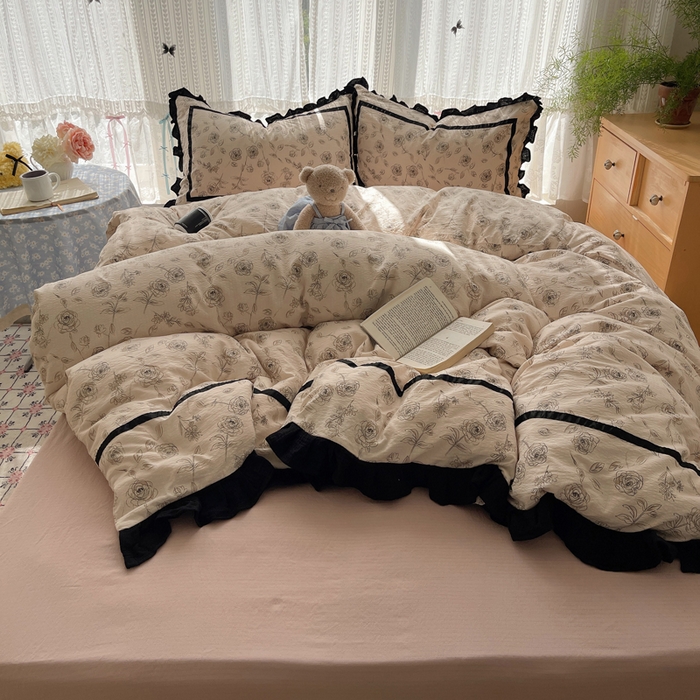 91家纺网 家纺一手货源 找家纺 繁花家居 2025新款云感木棉花边款法式印花四件套 夜皇后