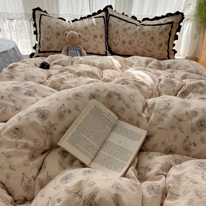 91家纺网 家纺一手货源 找家纺 繁花家居 2025新款云感木棉花边款法式印花四件套 夜皇后