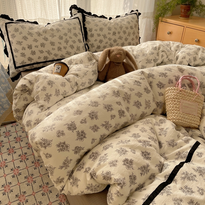 91家纺网 家纺一手货源 找家纺 繁花家居 2025新款云感木棉花边款法式印花四件套 虞美人