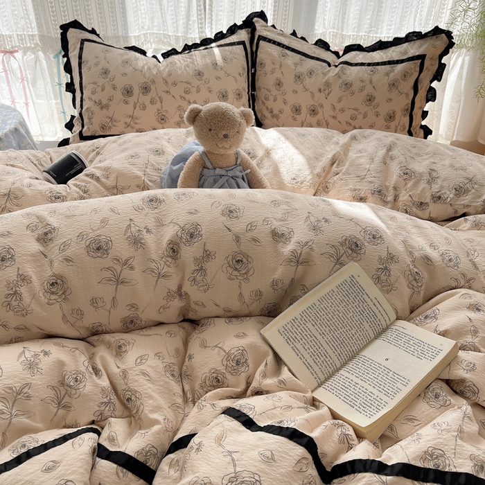 91家纺网 家纺一手货源 找家纺 繁花家居 2025新款云感木棉花边款法式印花四件套 夜皇后