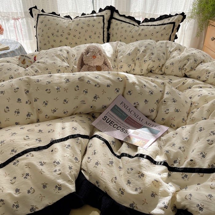 91家纺网 家纺一手货源 找家纺 繁花家居 2025新款云感木棉花边款法式印花四件套 黑珍珠