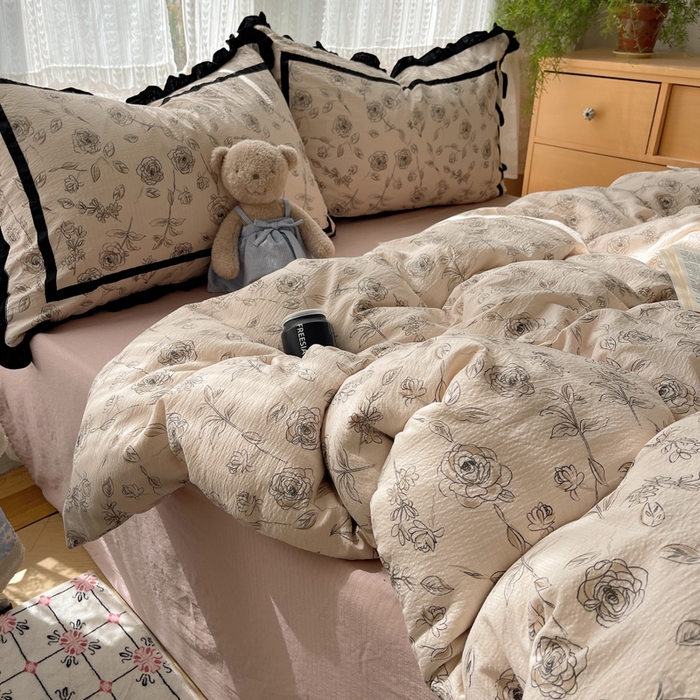 91家纺网 家纺一手货源 找家纺 繁花家居 2025新款云感木棉花边款法式印花四件套 夜皇后