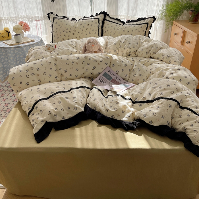 91家纺网 家纺一手货源 找家纺 繁花家居 2025新款云感木棉花边款法式印花四件套 黑珍珠