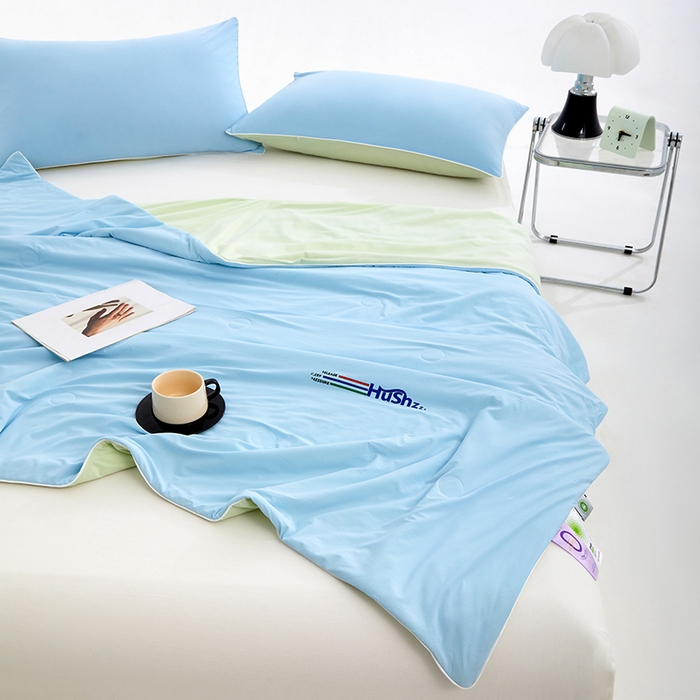 91家纺网 家纺一手货源 找家纺 VIP被业 2025新款0负担防蚊透气深睡被凉感丝网红直播小红书大豆冰丝空调夏被 海湾蓝