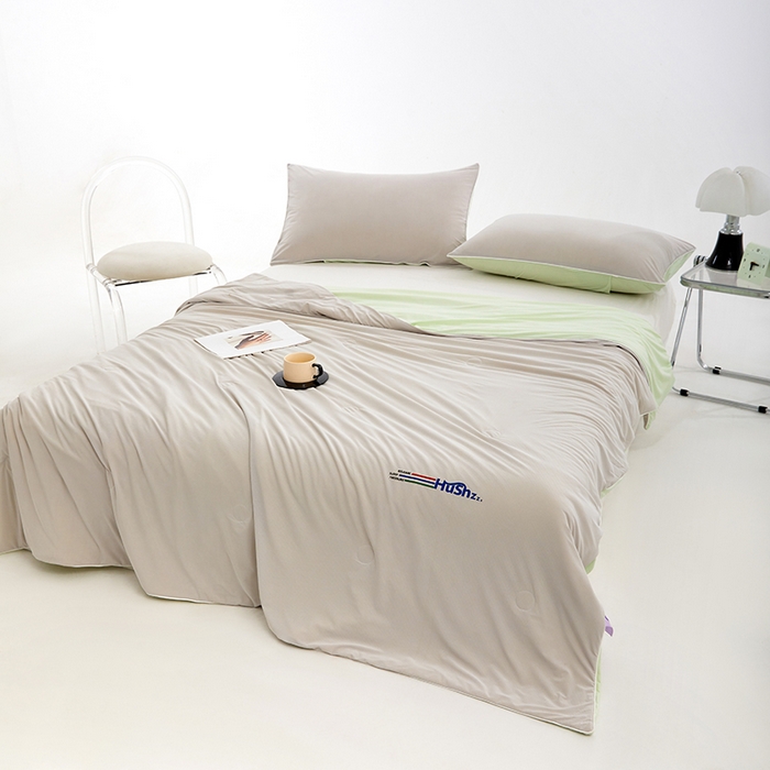 91家纺网 家纺一手货源 找家纺 VIP被业 2025新款0负担防蚊透气深睡被凉感丝网红直播小红书大豆冰丝空调夏被 天云灰