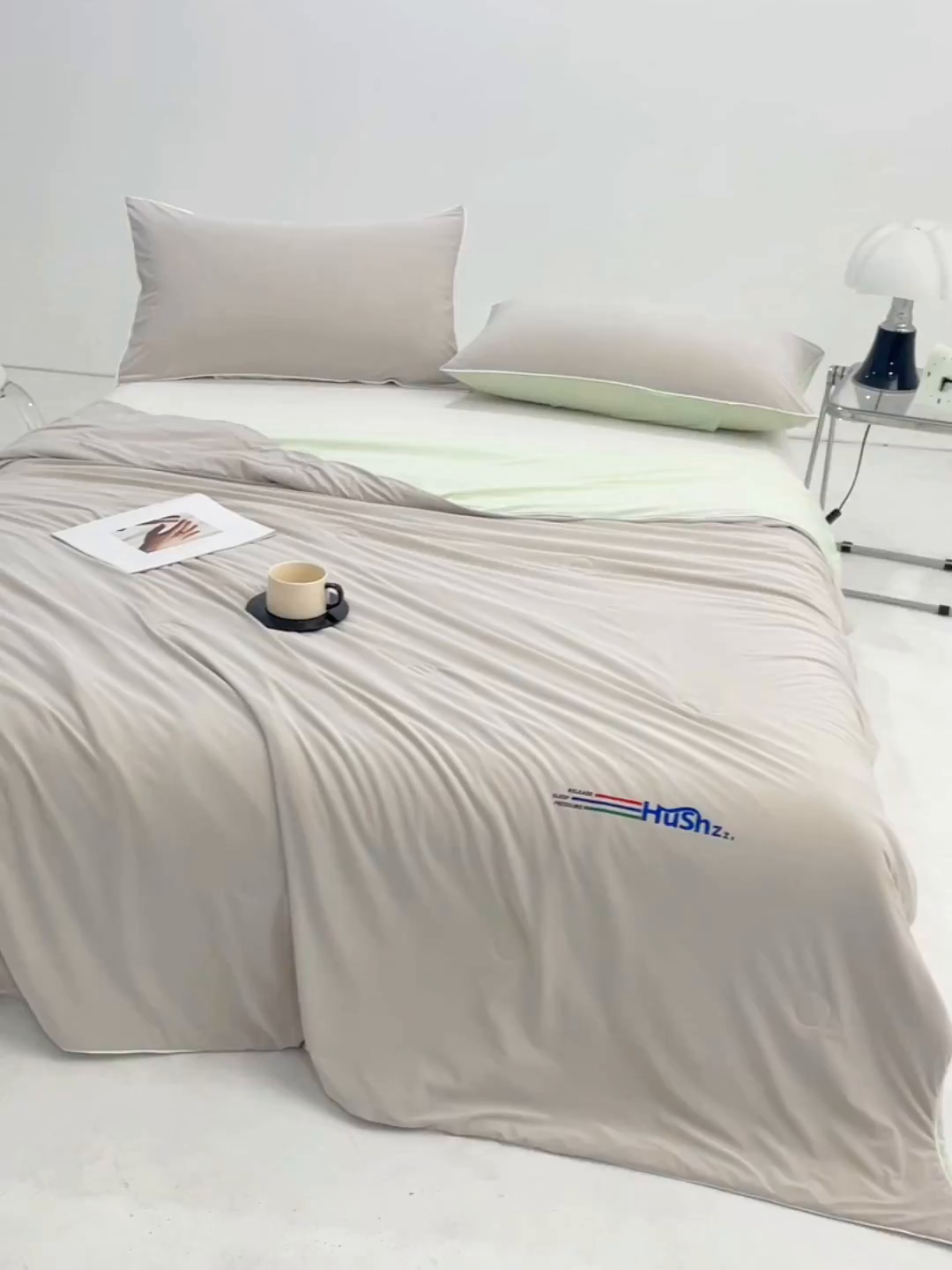 91家纺网 家纺一手货源 找家纺 VIP被业 2025新款0负担防蚊透气深睡被凉感丝网红直播小红书大豆冰丝空调夏被 天云灰