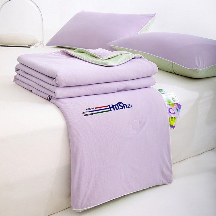 91家纺网 家纺一手货源 找家纺 VIP被业 2025新款0负担防蚊透气深睡被凉感丝网红直播小红书大豆冰丝空调夏被 霞光紫