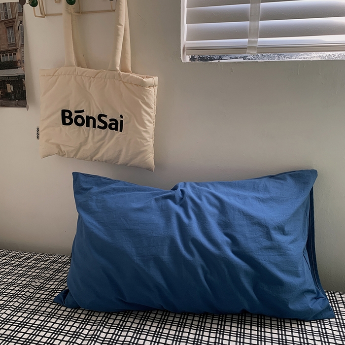 91家纺网 家纺一手货源 找家纺 柚可家居 2024秋季新款全棉色织水洗棉四件套-加州之旅 加州旅馆 枕套（点点+跃蓝）