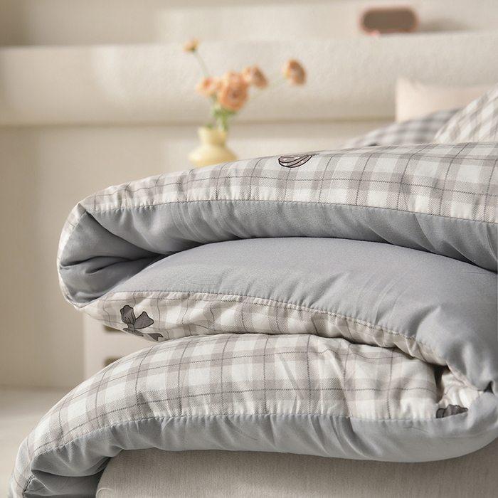 91家纺网 家纺一手货源 找家纺 无瑕家居 2025年新款水洗棉冬被春秋被被子被芯床褥被芯学生宿舍被子被芯 蝴蝶格灰