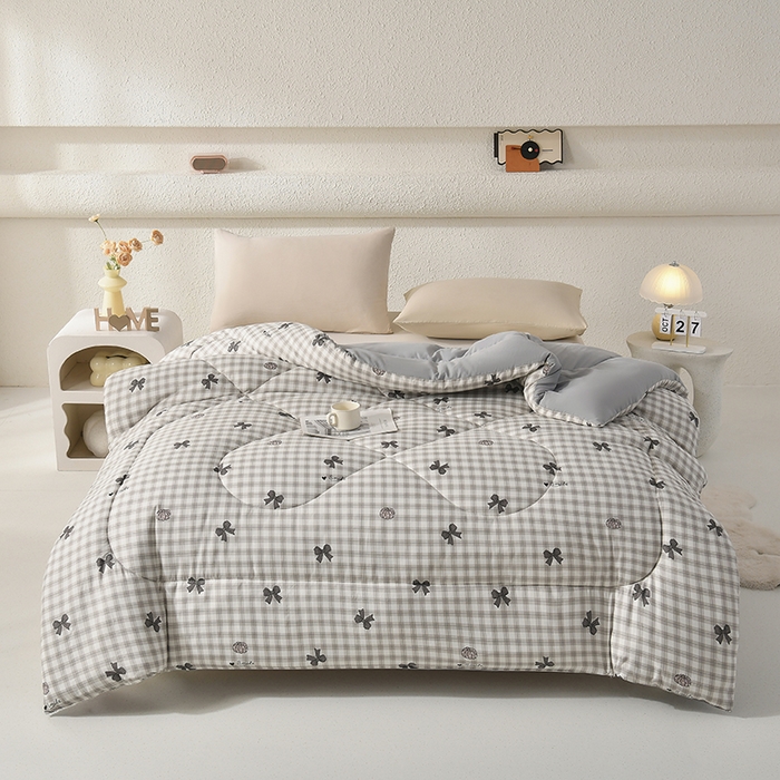 91家纺网 家纺一手货源 找家纺 无瑕家居 2025年新款水洗棉冬被春秋被被子被芯床褥被芯学生宿舍被子被芯 蝴蝶格灰