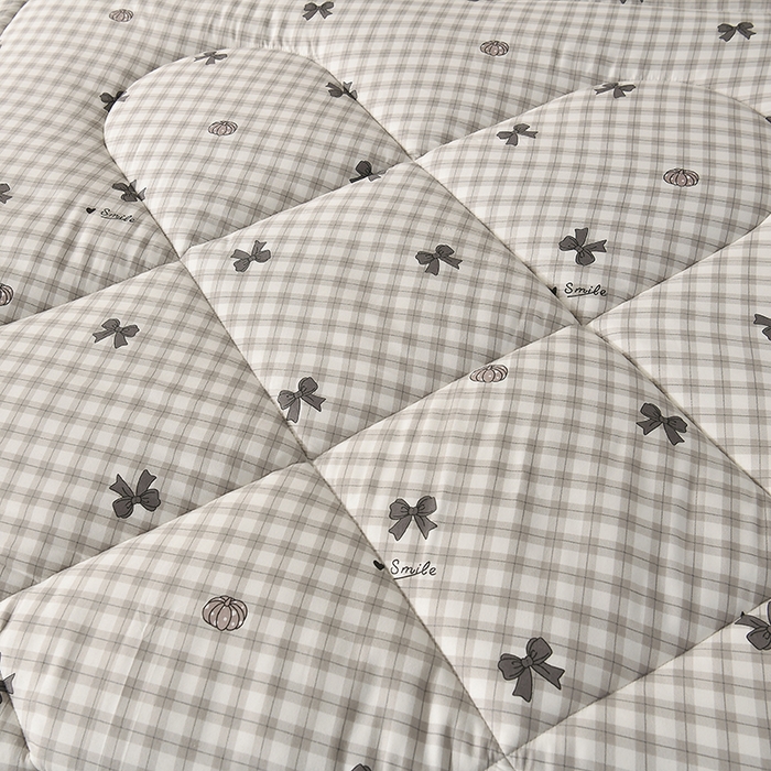 91家纺网 家纺一手货源 找家纺 无瑕家居 2025年新款水洗棉冬被春秋被被子被芯床褥被芯学生宿舍被子被芯 蝴蝶格灰