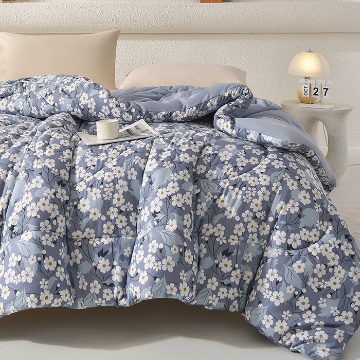 91家纺网 家纺一手货源 找家纺 无瑕家居 2025年新款水洗棉冬被春秋被被子被芯床褥被芯学生宿舍被子被芯 碎花蓝色