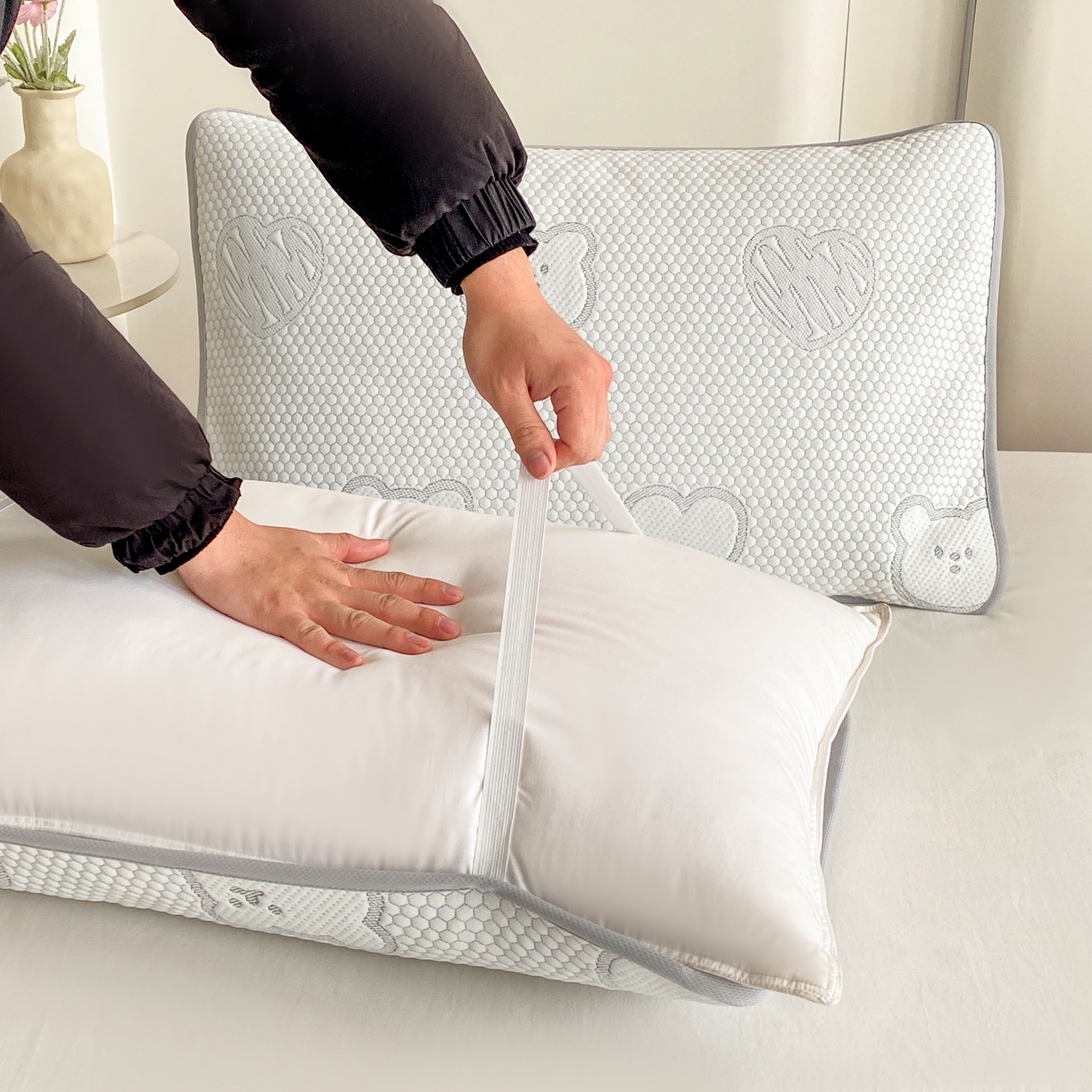 91家纺网 家纺一手货源 找家纺 乐嘉盈 2025年新款凉豆豆印花枕皮 浅灰色