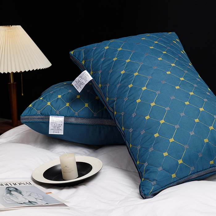 91家纺网 家纺一手货源 找家纺 佳尚枕芯2025新款满天星透气绗绣羽丝绒枕芯枕头 蓝色48x74cm-高枕/只