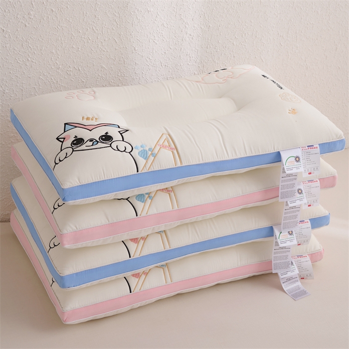 91家纺网 家纺一手货源 找家纺 （总）佳尚枕芯2025春夏新款小馋猫亲子超柔分区护颈枕枕头枕芯