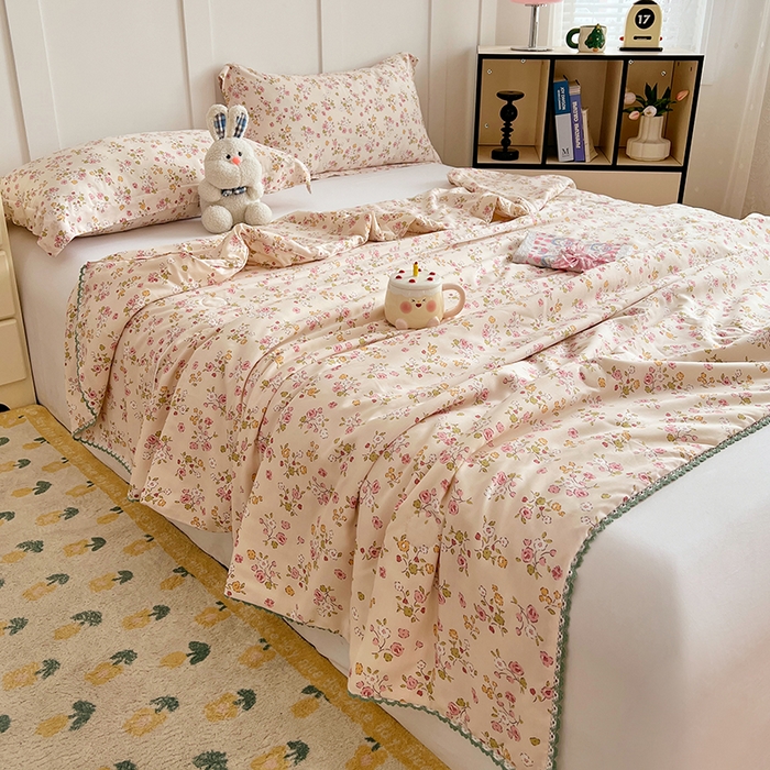 91家纺网 家纺一手货源 找家纺 VIP被业 2025新款书香绸网红直播小红书夏凉被凉感冰丝天丝夏被 春之序章